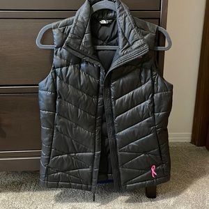 North face black puffer vest
